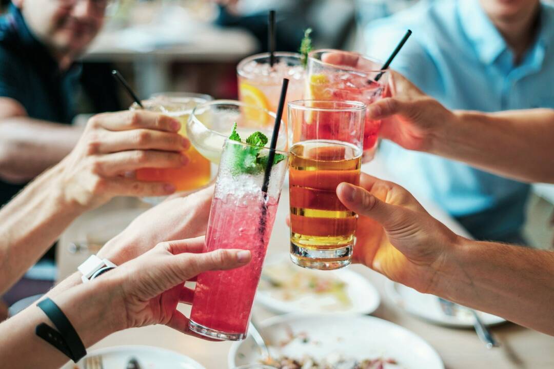 MAITRISER LES ESSENTIELS DE LA MIXOLOGIE, L’ART DES COCKTAILS